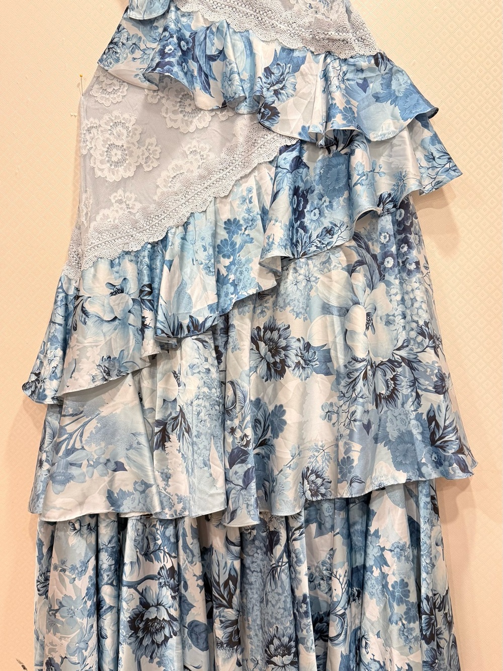 BHLDN Elora Sleeveless V-Neck Ruffle Lace Maxi Dress Size US 2 - Picture 7 of 16